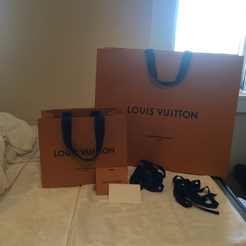 LV shopping bags, ribbons & gift card
